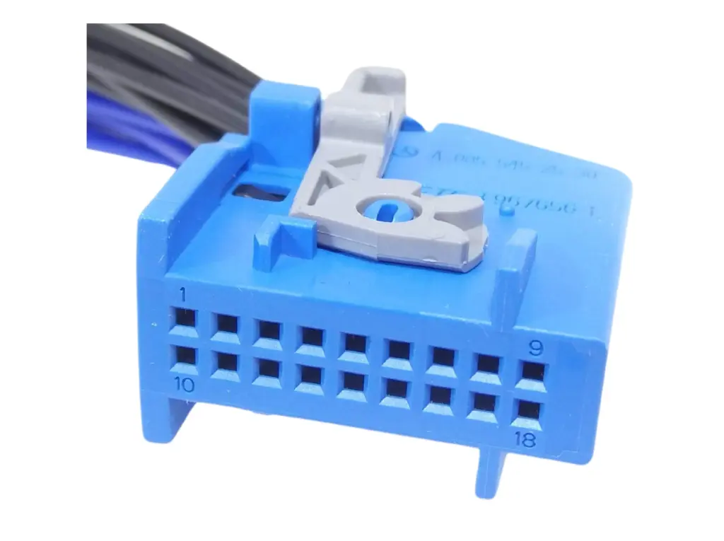 [IMPO058] FICHA 18 VIAS TABLERO MB CELESTE (X4)